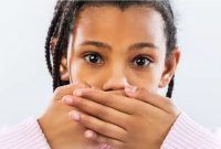 موتیسم یا لالی انتخابی چیست؟ بهترین روش مقابله با آن