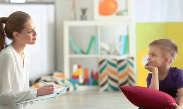 مشاوره کودکان بیش فعال چگونه است؟ کنترل رفتارهای ADHD
