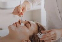 فیشیال پوست چیست؟ فواید و عوارض آن را بشناسید!