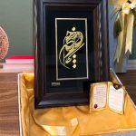 مارک گلد، تلفیق طلا، احساس و آرامش در خانه‌های مدرن. تجربه‌ای از زیبایی و اصالت در تابلوهای طلاکوب و زیورآلاتی که با عشق ساخته شده‌اند.