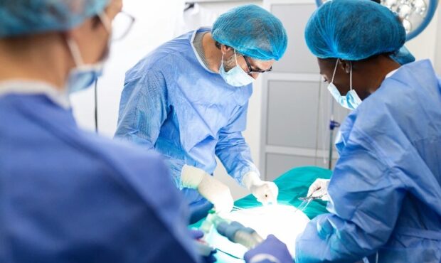 10 جراح برتر اسلیو معده تهران