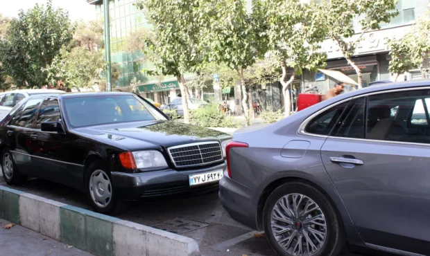 اثر افزایش قیمت دلار در بازار خودرو / بازار خودرو در رکود کامل