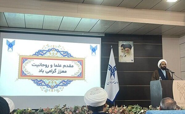 امام جمعه سراوان: غفلت از توطئه‌های دشمن آسیب‌زاست