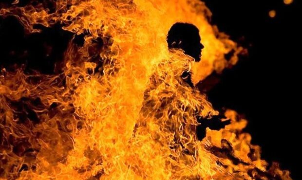 خودسوزی یک مرد مقابل دادگستری کرج/ علت حادثه چه بود، پرونده مهریه‌ یا دعوای ملکی؟