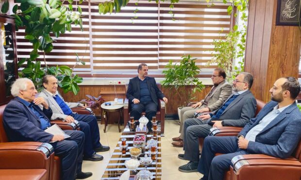 در دیدار رئیس‌کل سازمان نظام پزشکی با رئیس سازمان تعزیرات حکومتی تأکید شد: لزوم تکریم جامعه پزشکی و توجه به قیمت تمام‌شده خدمات در رسیدگی‌ها