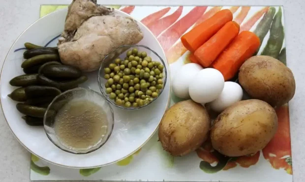 راز‌های خوشمزه‌تر شدن سالاد الویه/ ترفند‌هایی ساده برای طعمی متفاوت و دلنشین