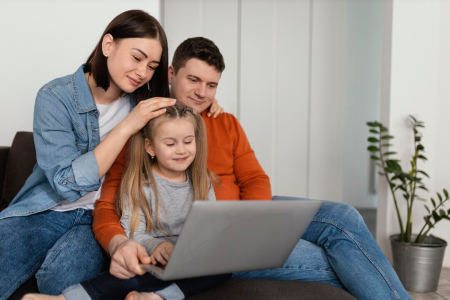 همدلی والدین با فرزندان آنلاین