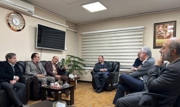 پیگیری مشکلات دارویی مراکز درمان سوءمصرف مواد در جلسه رئیسکل سازمان نظام پزشکی با رئیس سازمان غذا و دارو پیگیری مشکلات دارویی مراکز درمان سوءمصرف مواد در جلسه رئیسکل سازمان نظام پزشکی با رئیس سازمان غذا و دارو