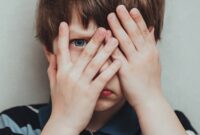 اخبار ناگوار با روان کودک چه می‌کند؟
