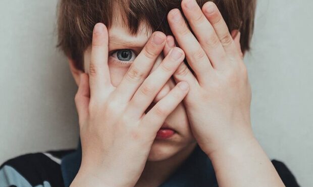 اخبار ناگوار با روان کودک چه می‌کند؟