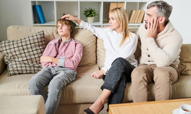 زنگ خطر برای والدین؛ وقتی آموزش آرامش خانواده را می‌گیرد!