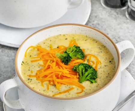 طرز تهیه سوپ بروکلی چدار